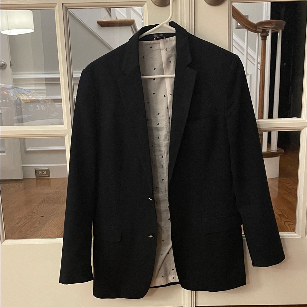 Tommy Hilfiger Kid’s Blazer (One Button on Sleeve is Missing).